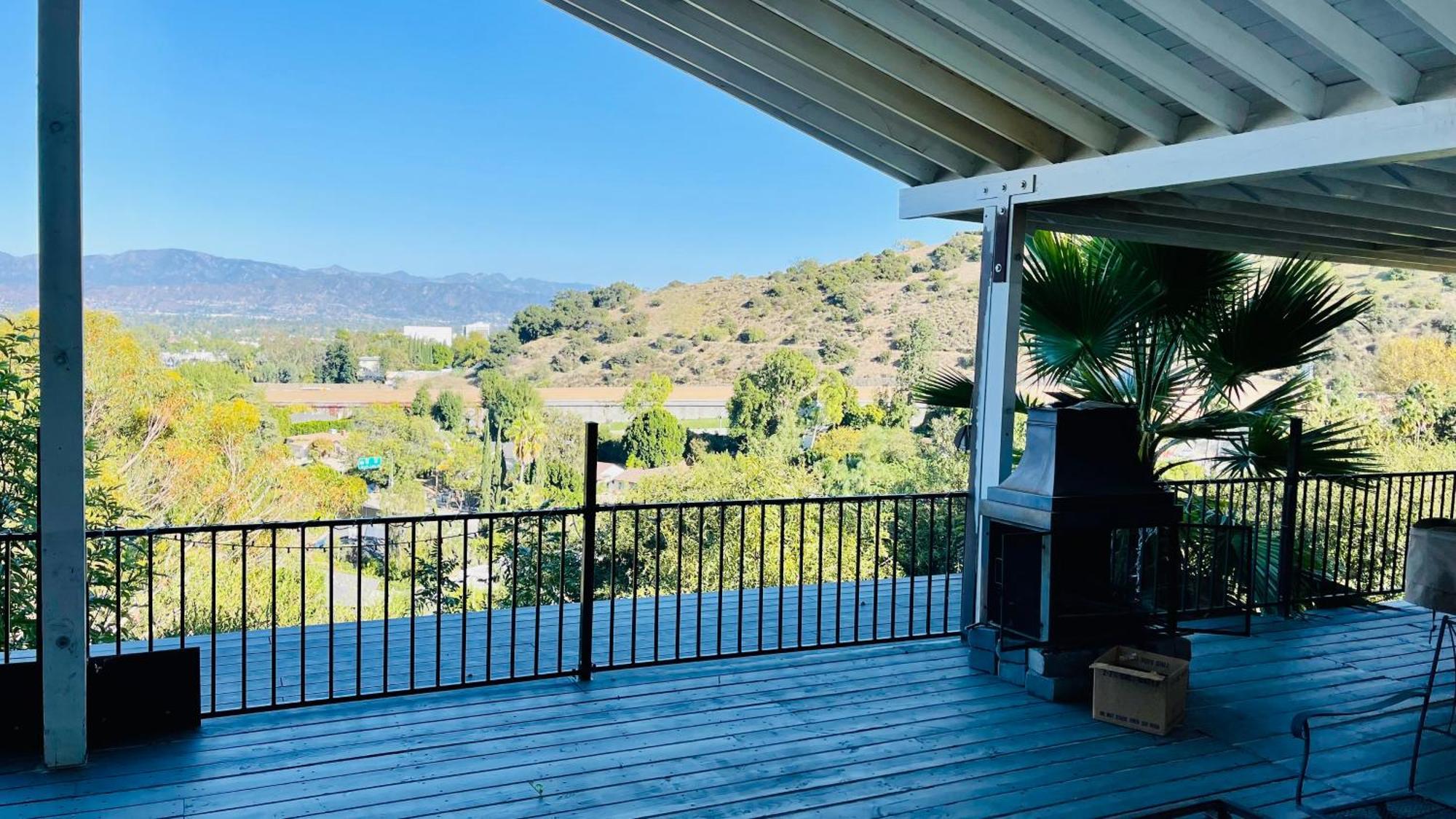 Women Only Oasis In Center Private Bedroom Large Estate View Pool Encino Hills Sherman Oaks 405-101 Xsepulveda Affittacamere *