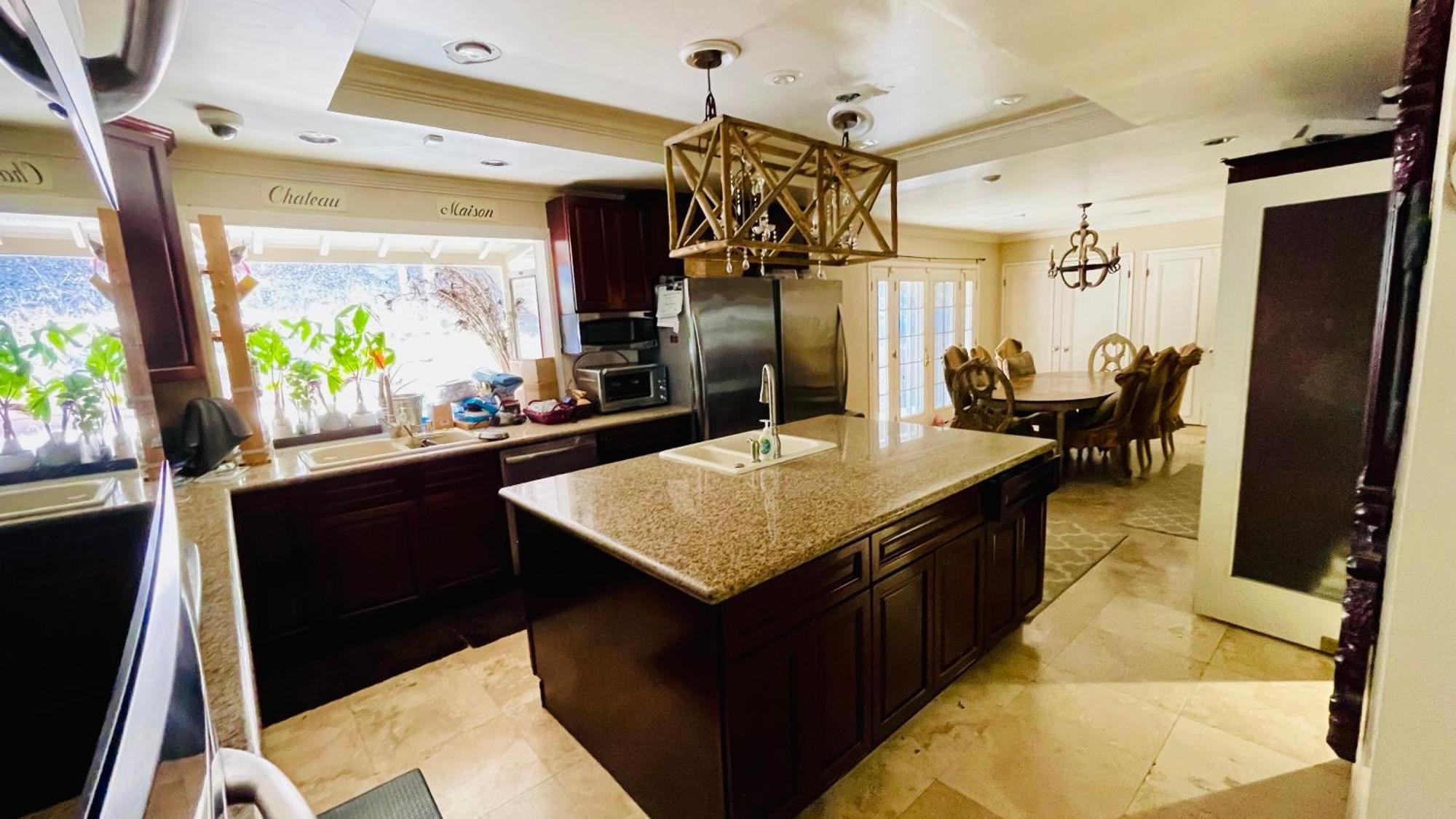 Women Only Oasis In Center Private Bedroom Large Estate View Pool Encino Hills Sherman Oaks 405-101 Xsepulveda Affittacamere *