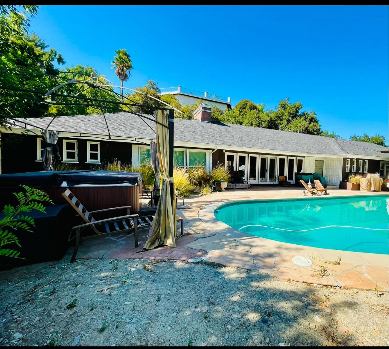 Women Only Oasis In Center Private Bedroom Large Estate View Pool Encino Hills Sherman Oaks 405-101 Xsepulveda Affittacamere *